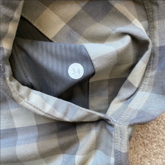 Lululemon Men’s Plaid Shorts - Picture 3 of 7